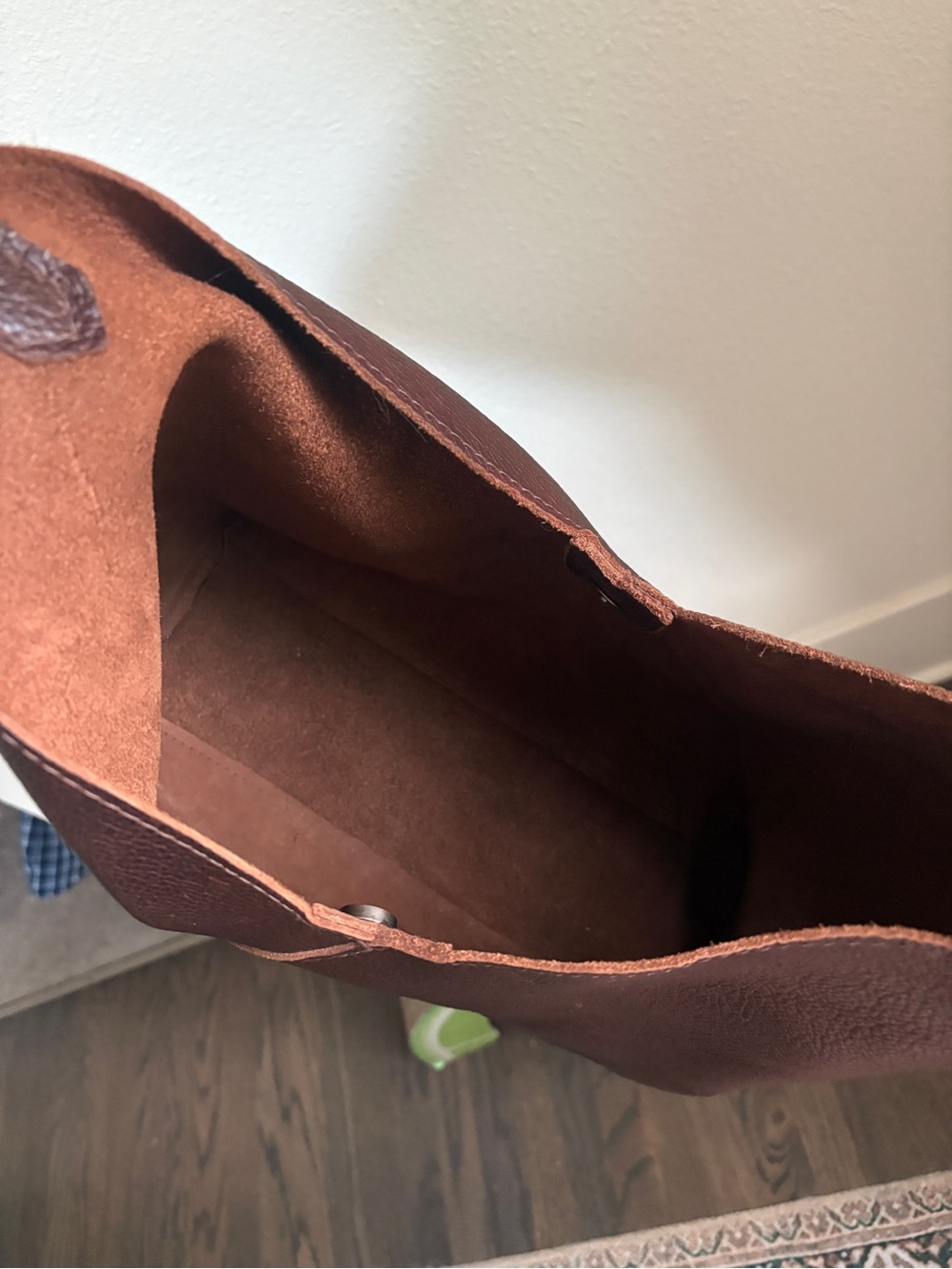 Portland Leather Naomi Shoulder Bag - Picture 5 of 5